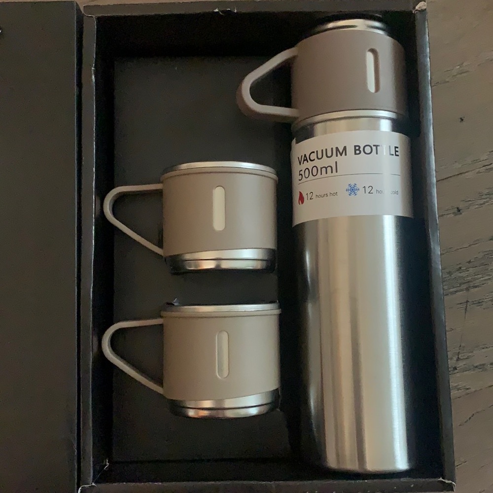 Flask set, with mugs